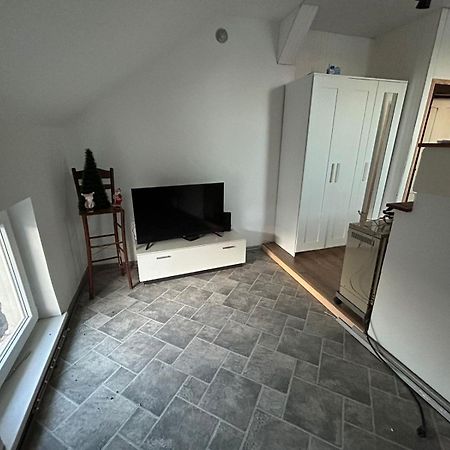 Private Apartament With Shared Bathroom 베오그라드 외부 사진
