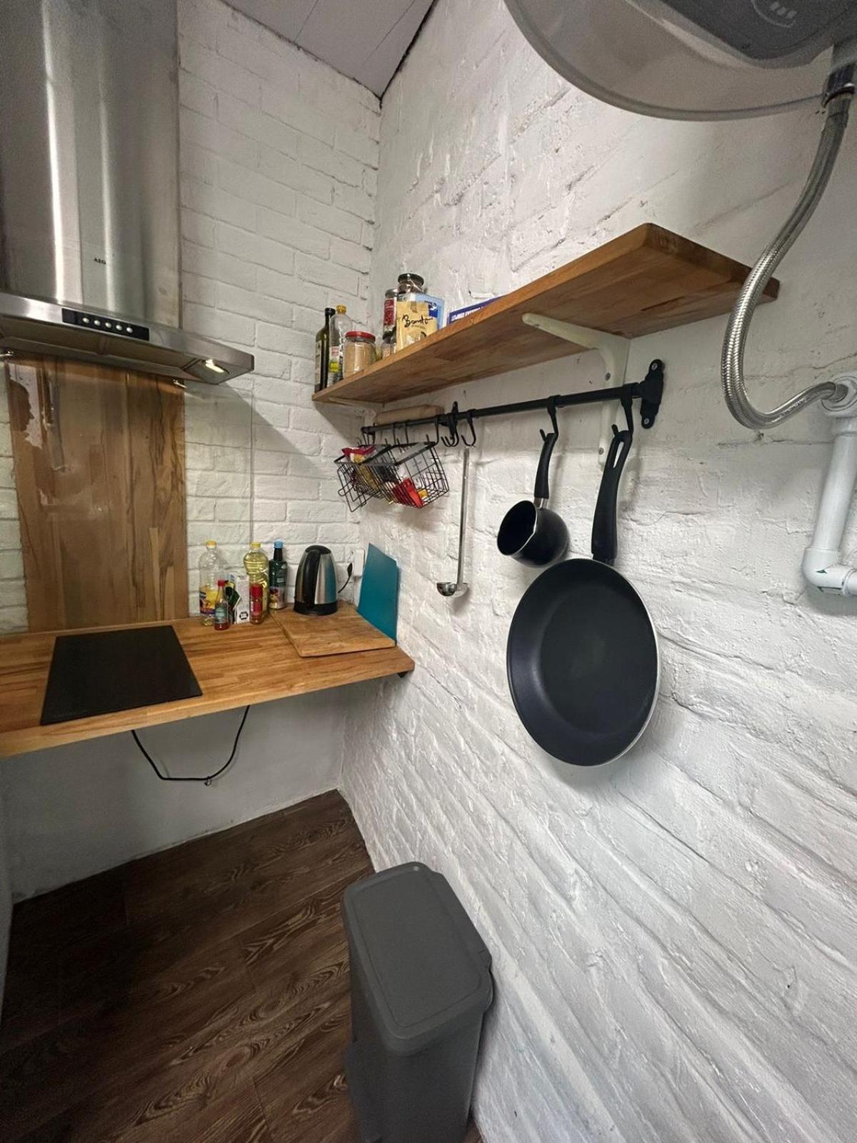 Private Apartament With Shared Bathroom 베오그라드 외부 사진